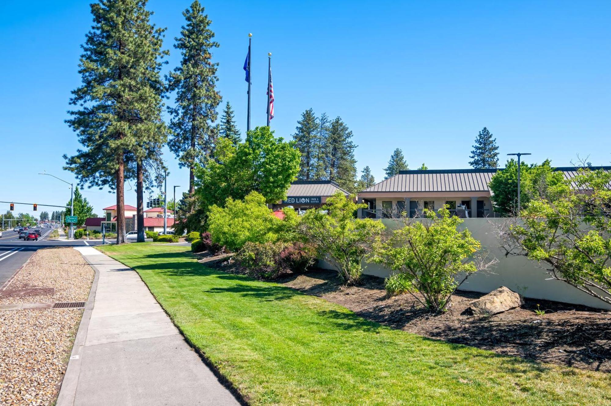 Red Lion Inn & Suites Deschutes River - Bend Eksteriør bilde