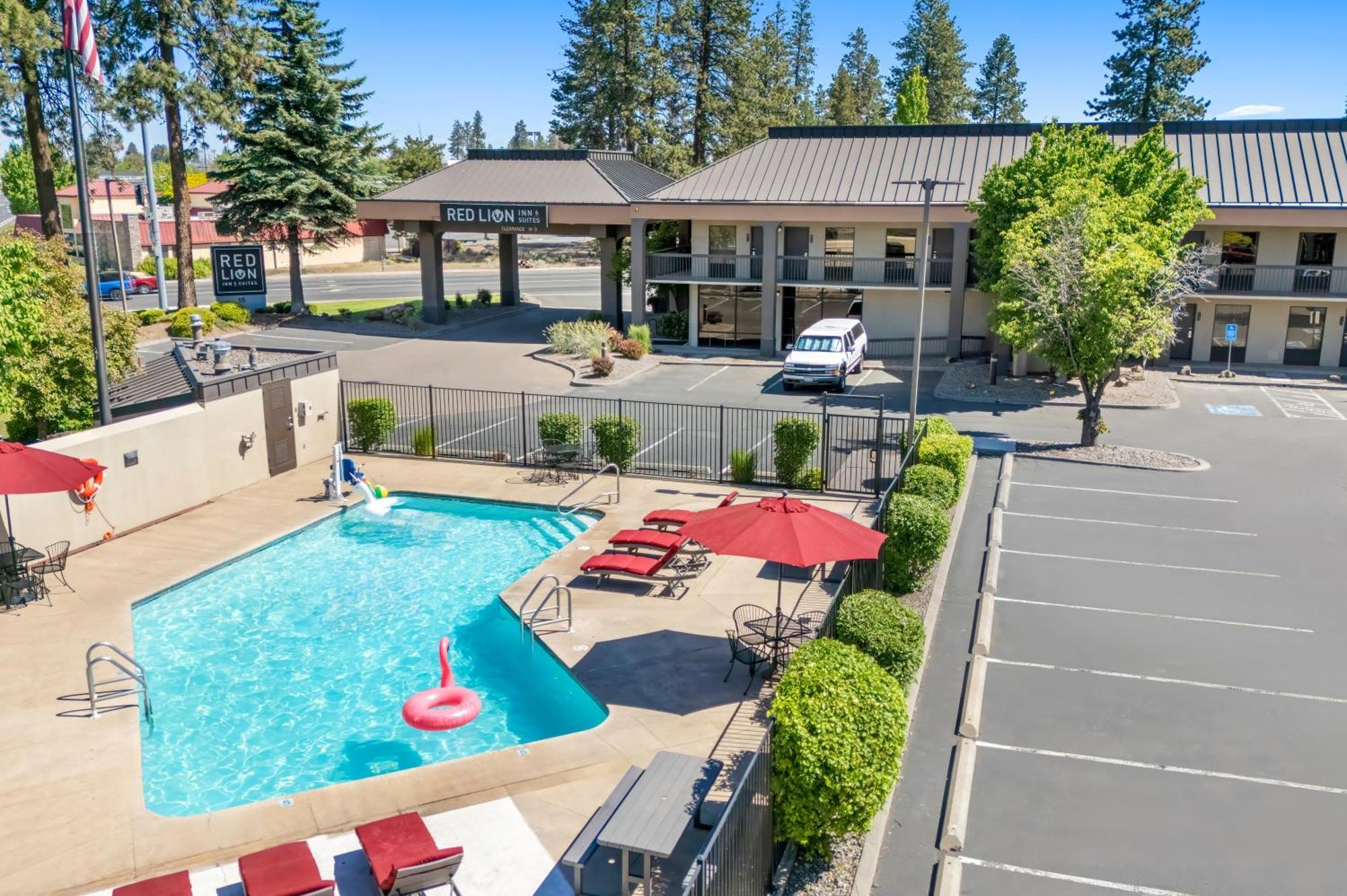 Red Lion Inn & Suites Deschutes River - Bend Eksteriør bilde