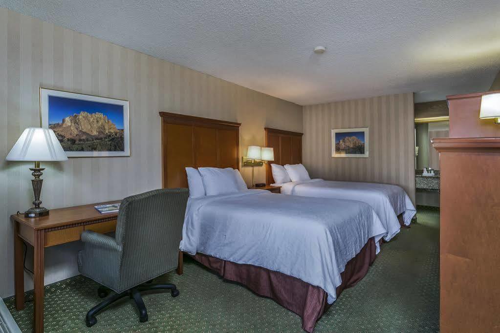 Red Lion Inn & Suites Deschutes River - Bend Eksteriør bilde