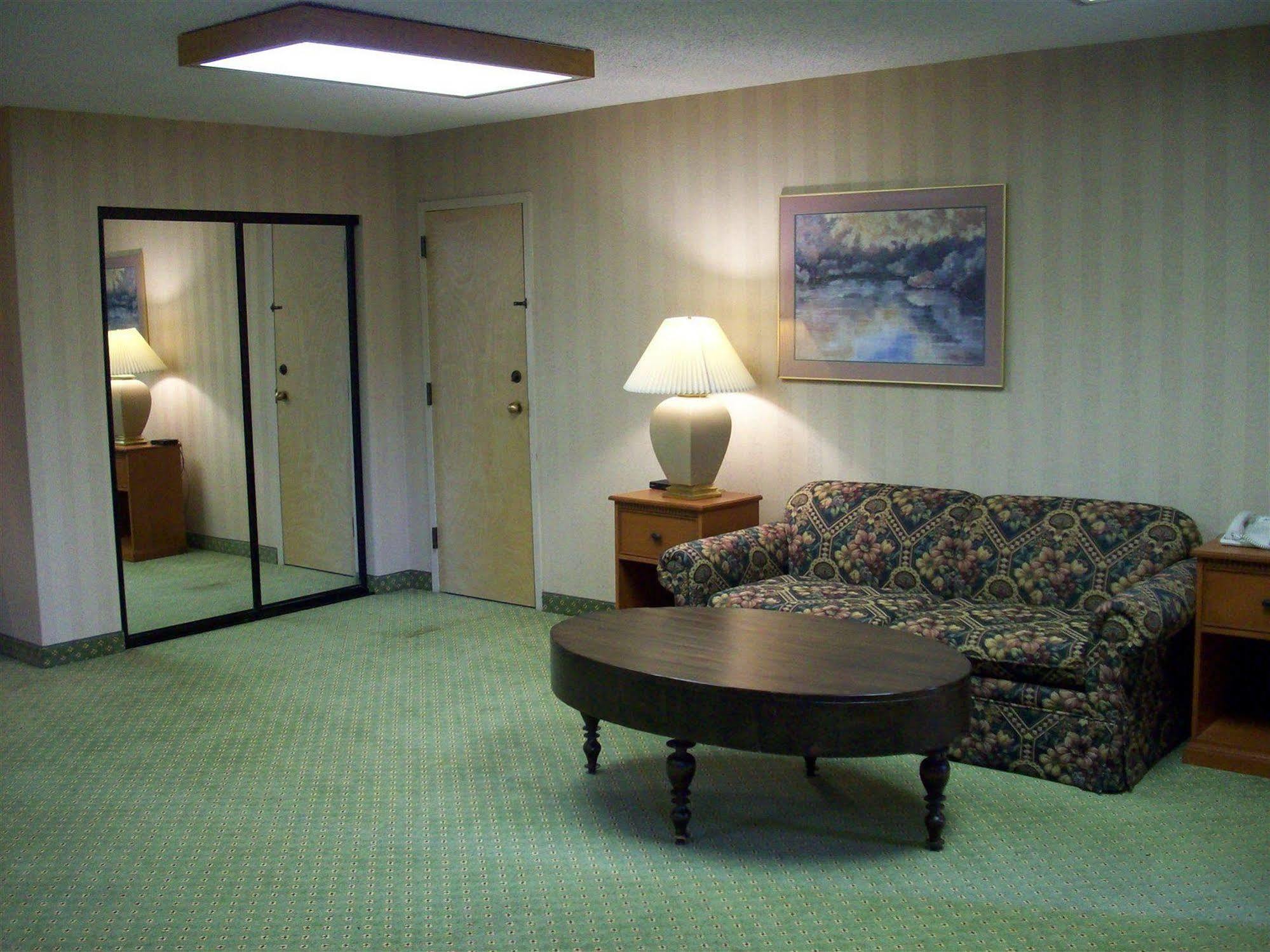 Red Lion Inn & Suites Deschutes River - Bend Eksteriør bilde